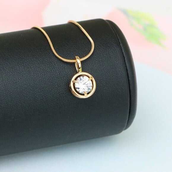 "Classic White Round Pendant with Gold Plated Frame – Elegant Shine, XPPT1707 - Picture 5 of 13